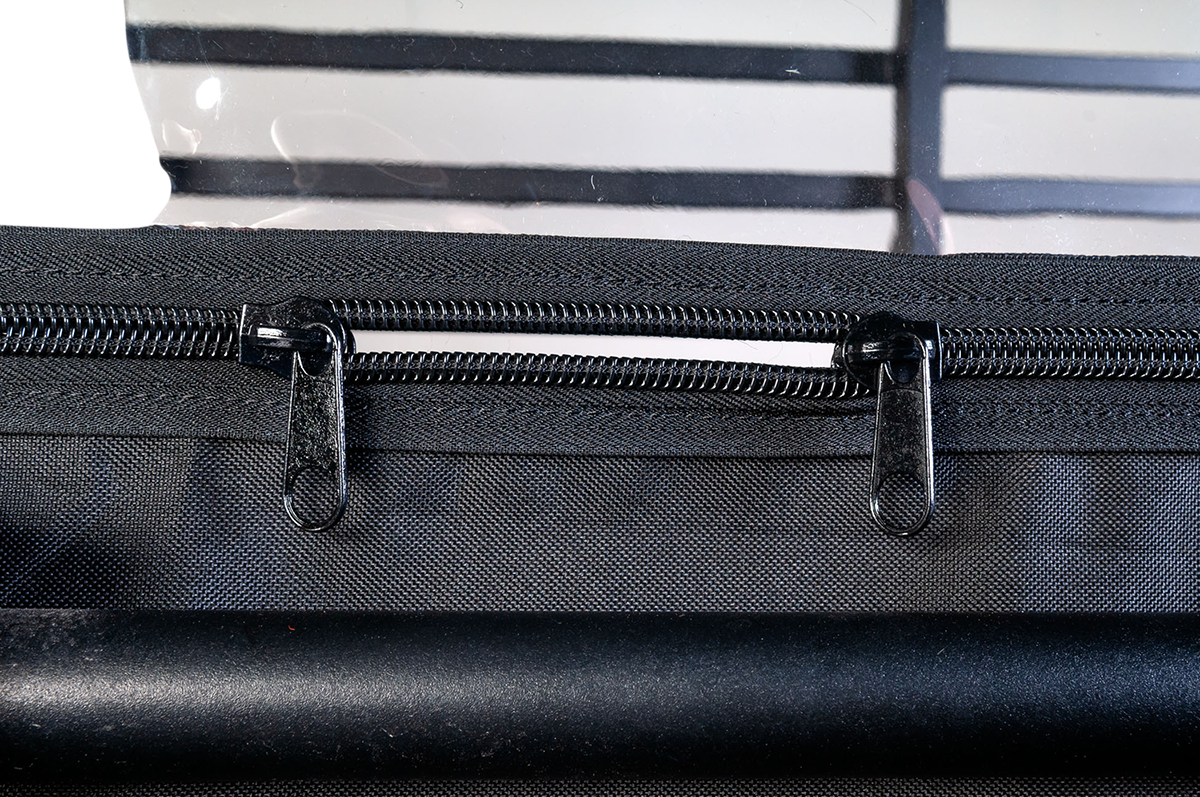 SEIZMIK Soft Dust Panel - Rear 50-04028KIT