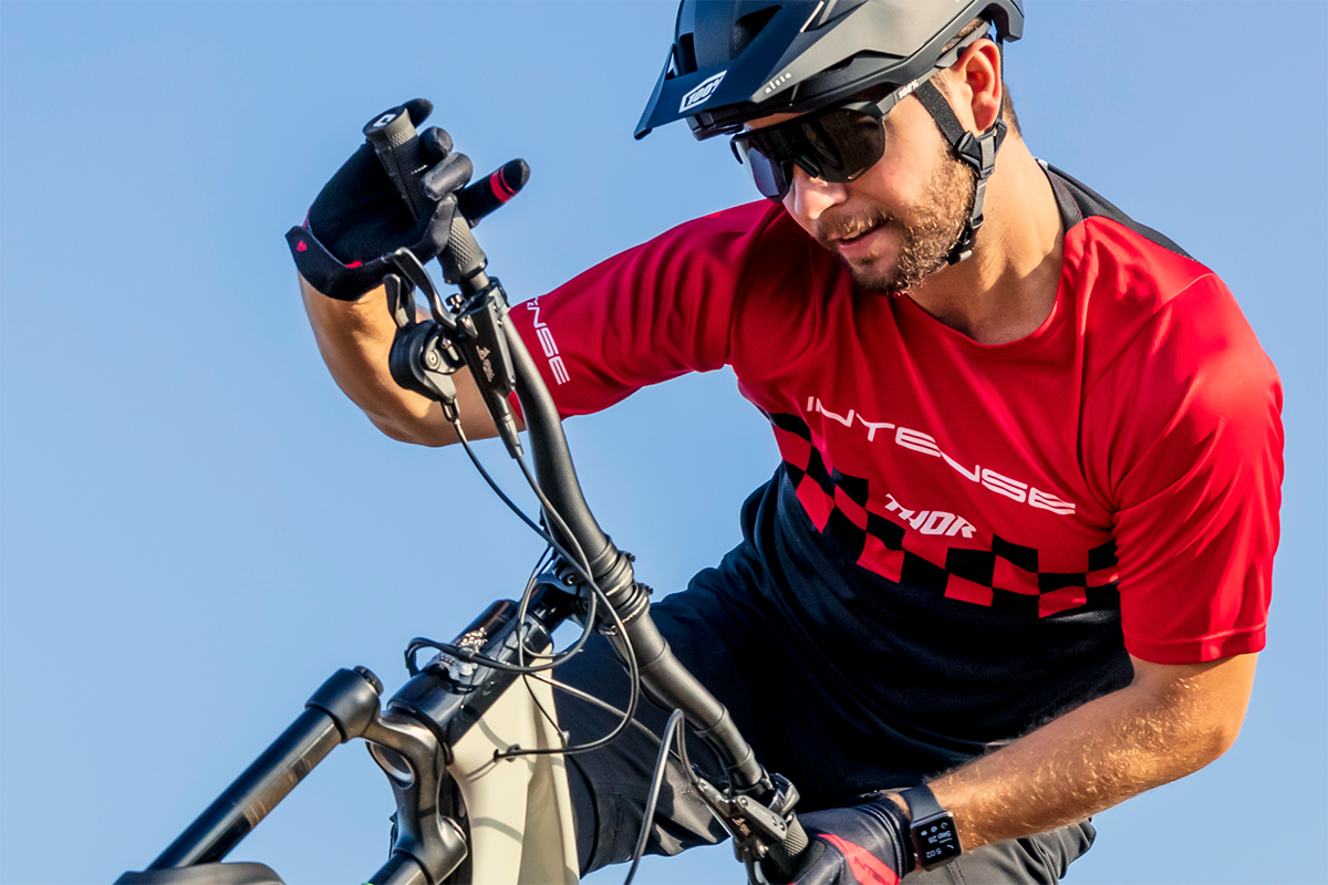 THOR Intense Chex Jersey - Red/Black - Small 5120-0139 - Cycle City Outdoors