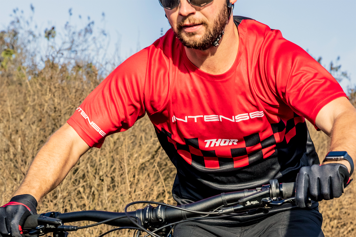 THOR Intense Chex Jersey - Red/Black - Small 5120-0139 - Cycle City Outdoors