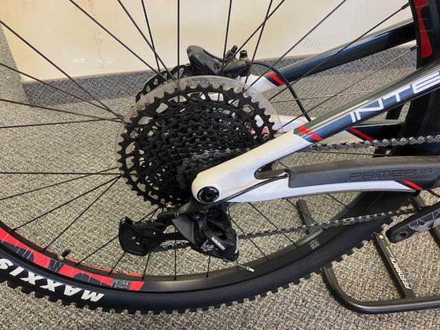 Intense - 2021 Used Primer Expert Grey Small