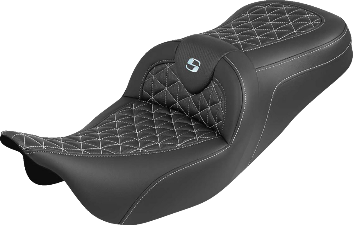 SADDLEMEN RoadSofa™ Tri Gripper Seat - Standard Reach - Silver Stitch - w/o Backrest - FLH/FLT '08-'25 808-07B-21005