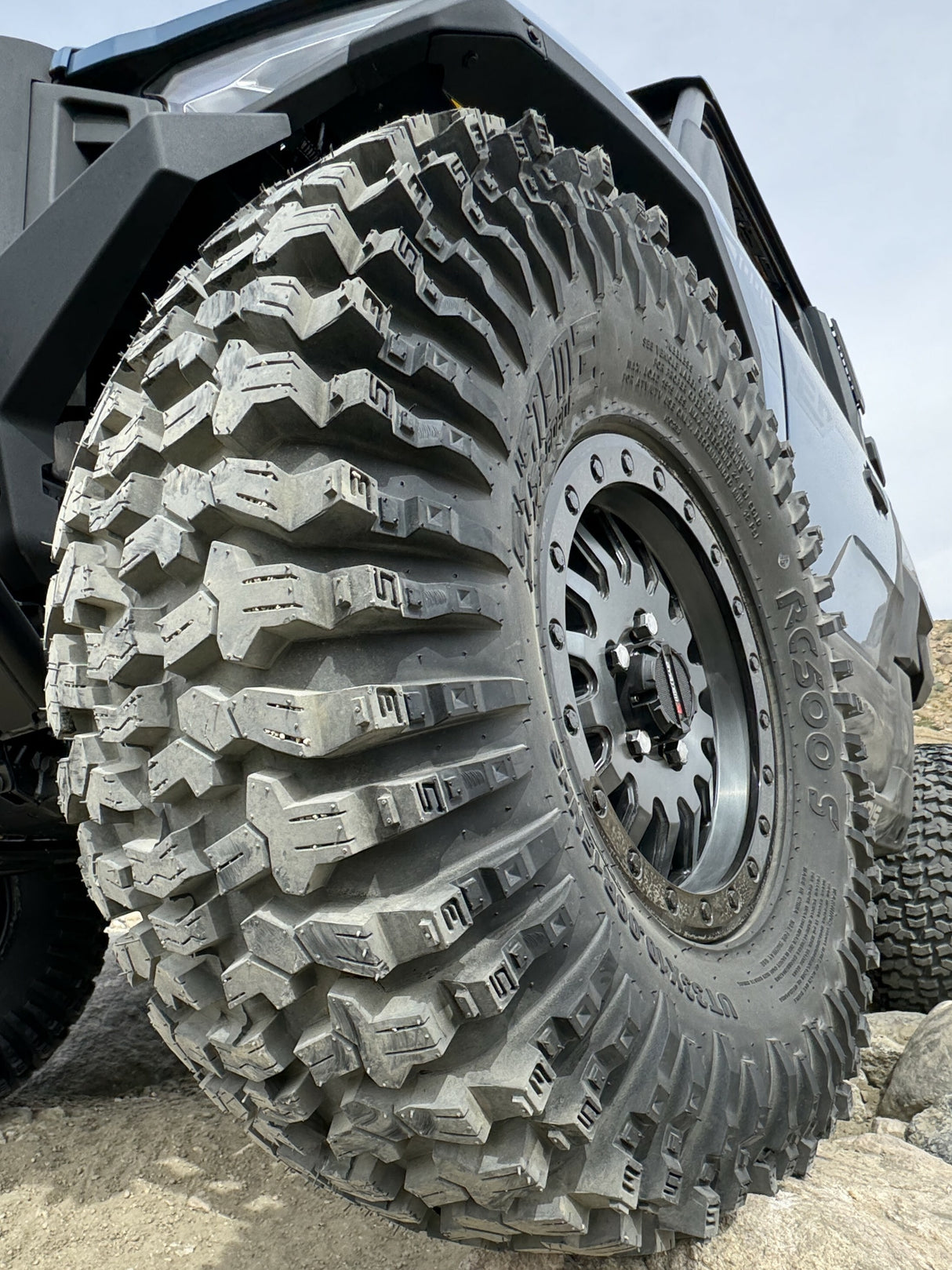 Tire Rc500 37x10r15