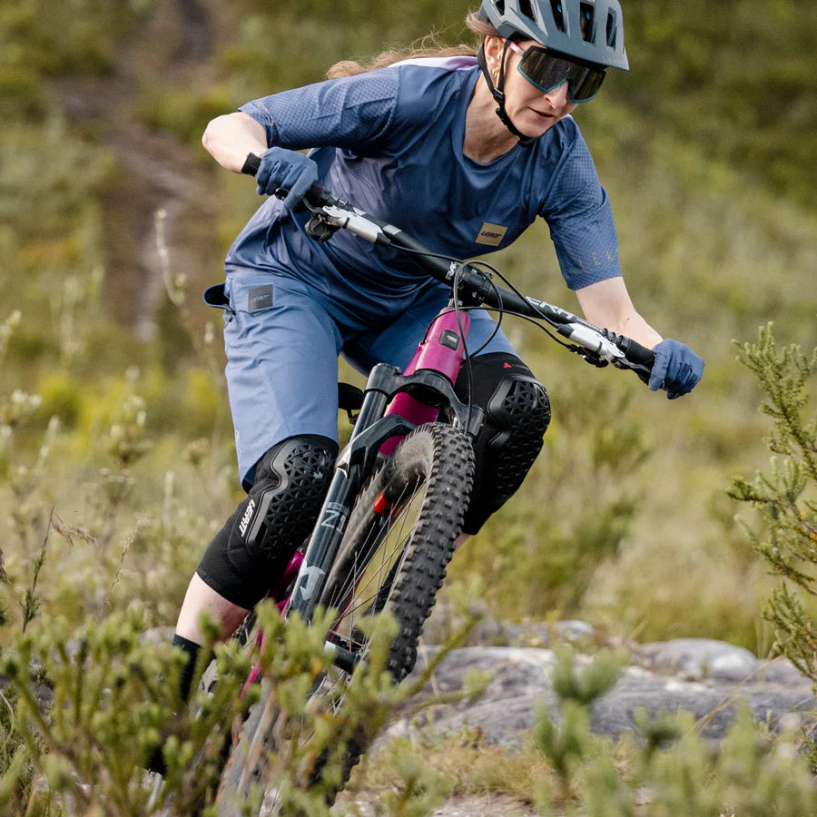 Leatt - Knee Guard FlexMesh Black CE Level 1