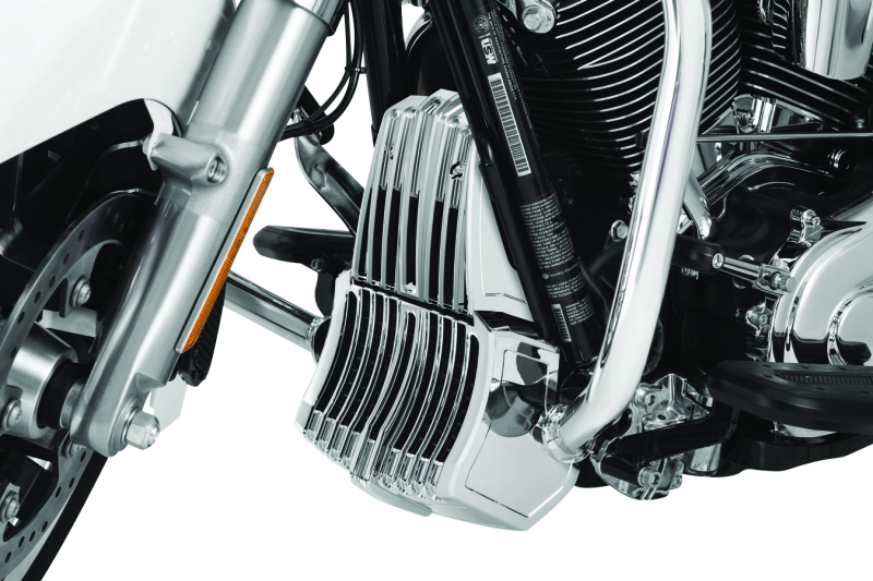 Kuryakyn Oil Cooler Cover Milwaukee-8 Chrome - Cycle City Outdoors