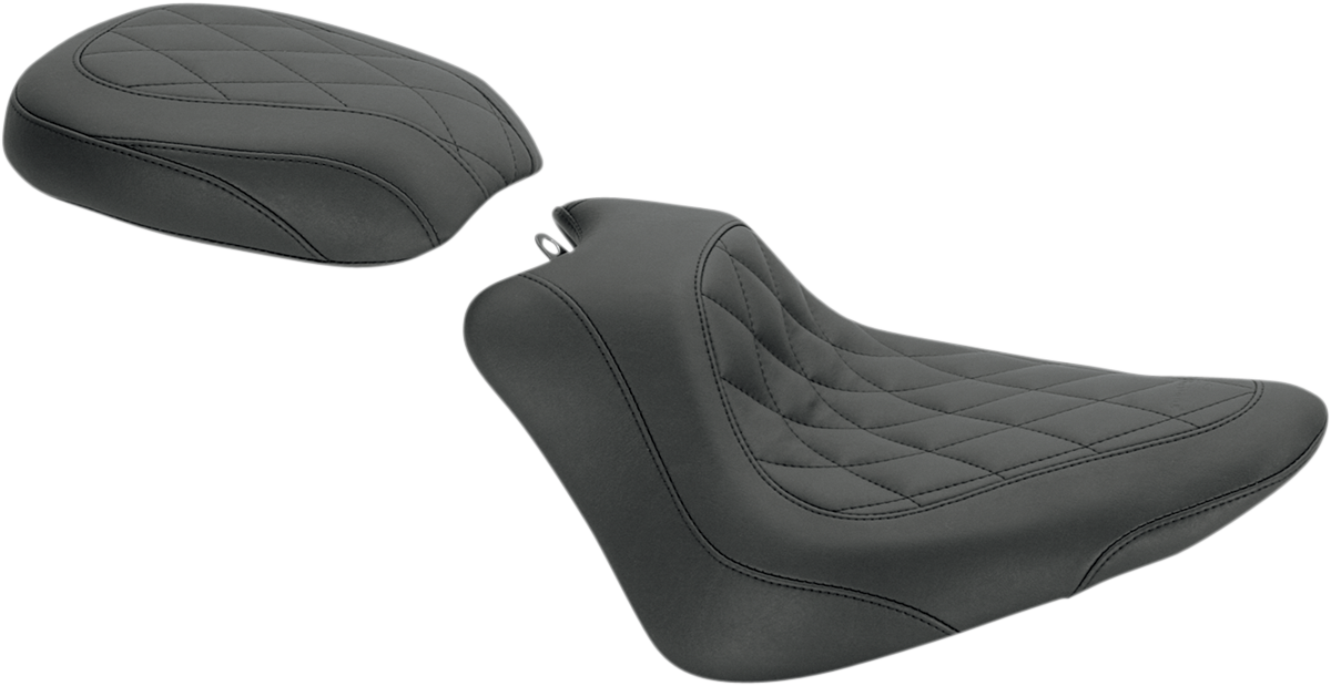 MUSTANG Wide Tripper Rear Seat - Diamond - Black 76763