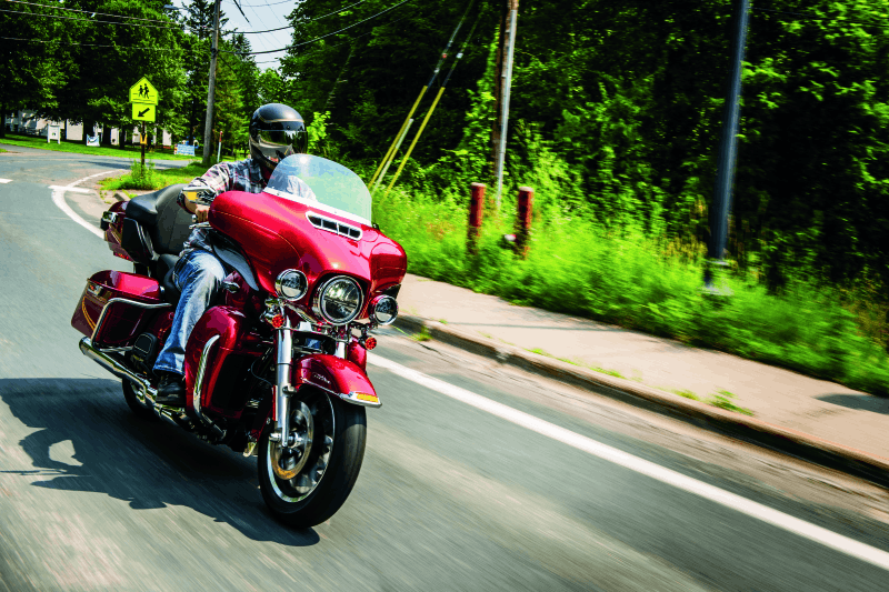 Kuryakyn Smooth Windshield Trim 14-Up Touring Chrome - Cycle City Outdoors