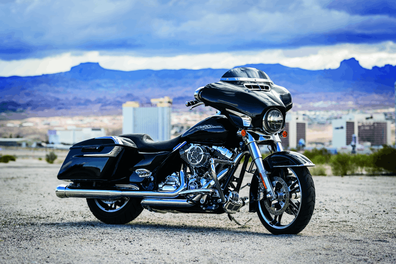 Kuryakyn Smooth Windshield Trim 14-Up Touring Chrome - Cycle City Outdoors