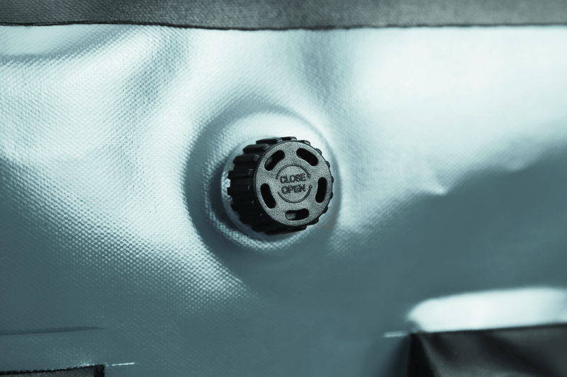 Kuryakyn Torke 24L Solo Dry Pannier - Cycle City Outdoors