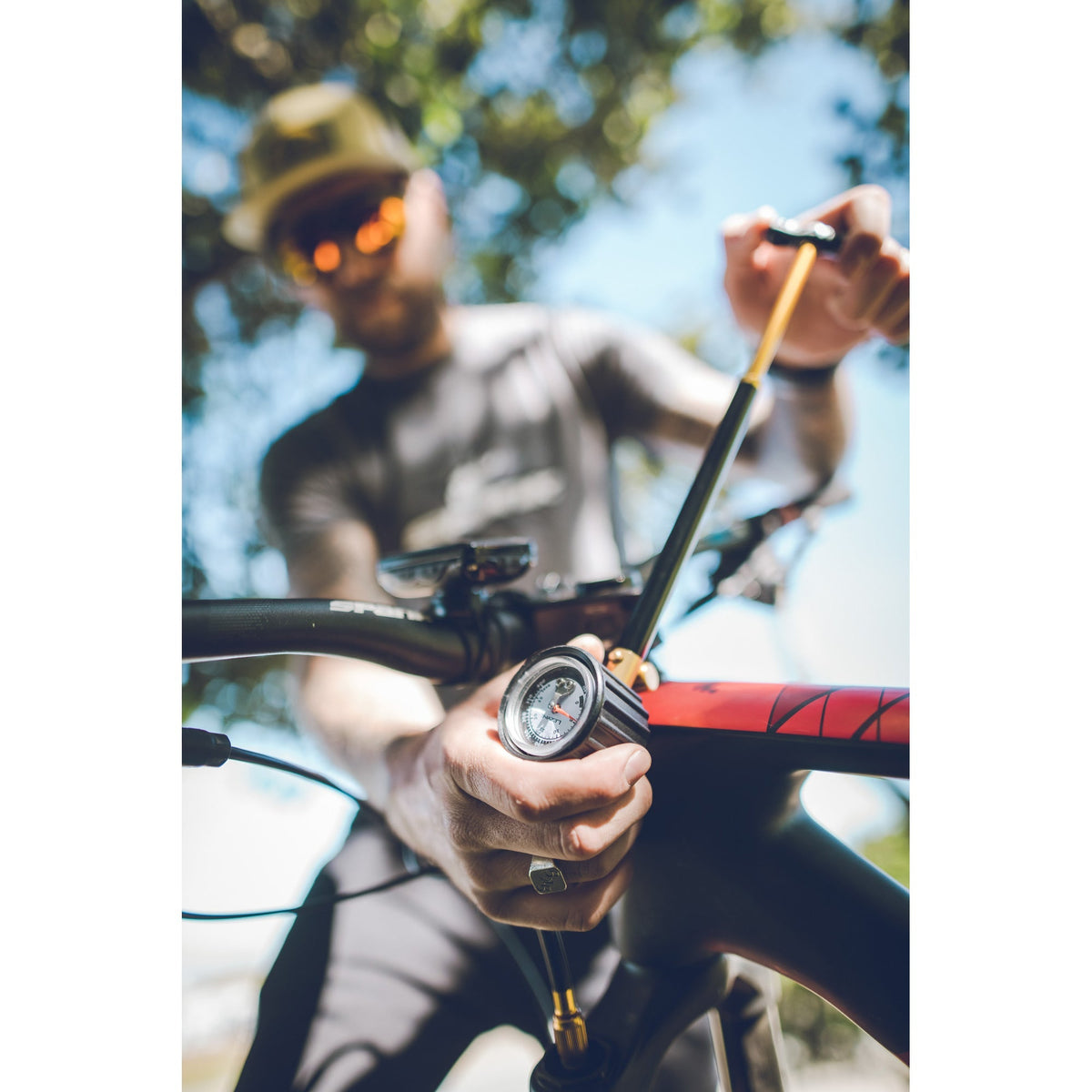 Buzzy’s Pollinator 300PSI Shock Pump