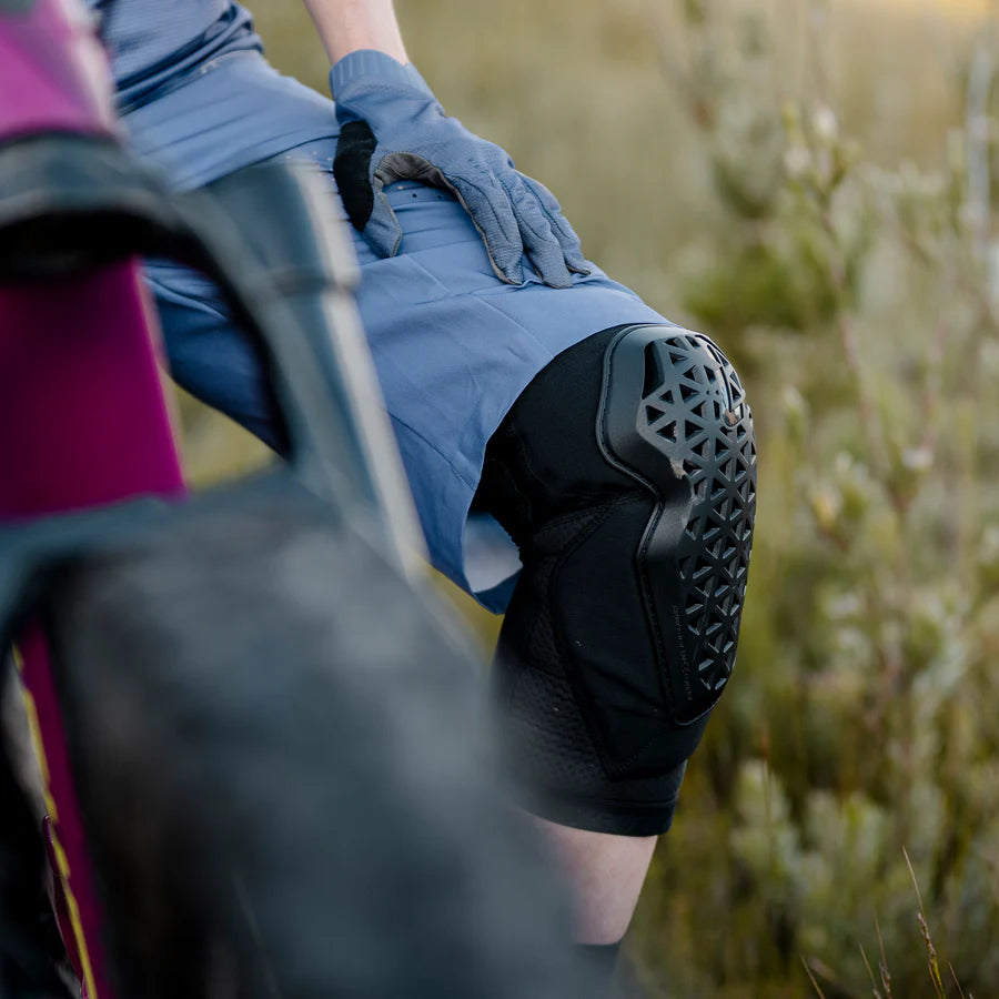 Leatt - Knee Guard FlexMesh Black CE Level 1