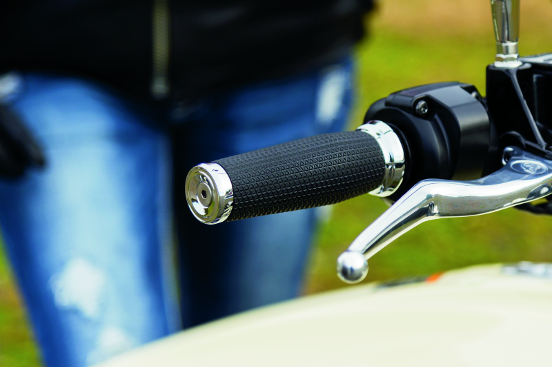 Kuryakyn Thresher Grips Universal 7/8inch Chrome - Cycle City Outdoors