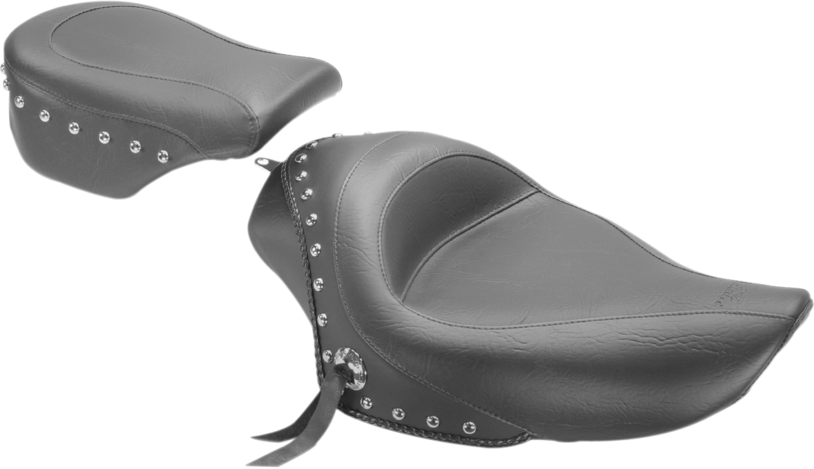MUSTANG Solo Studded Seat - XL '04-'21 76154