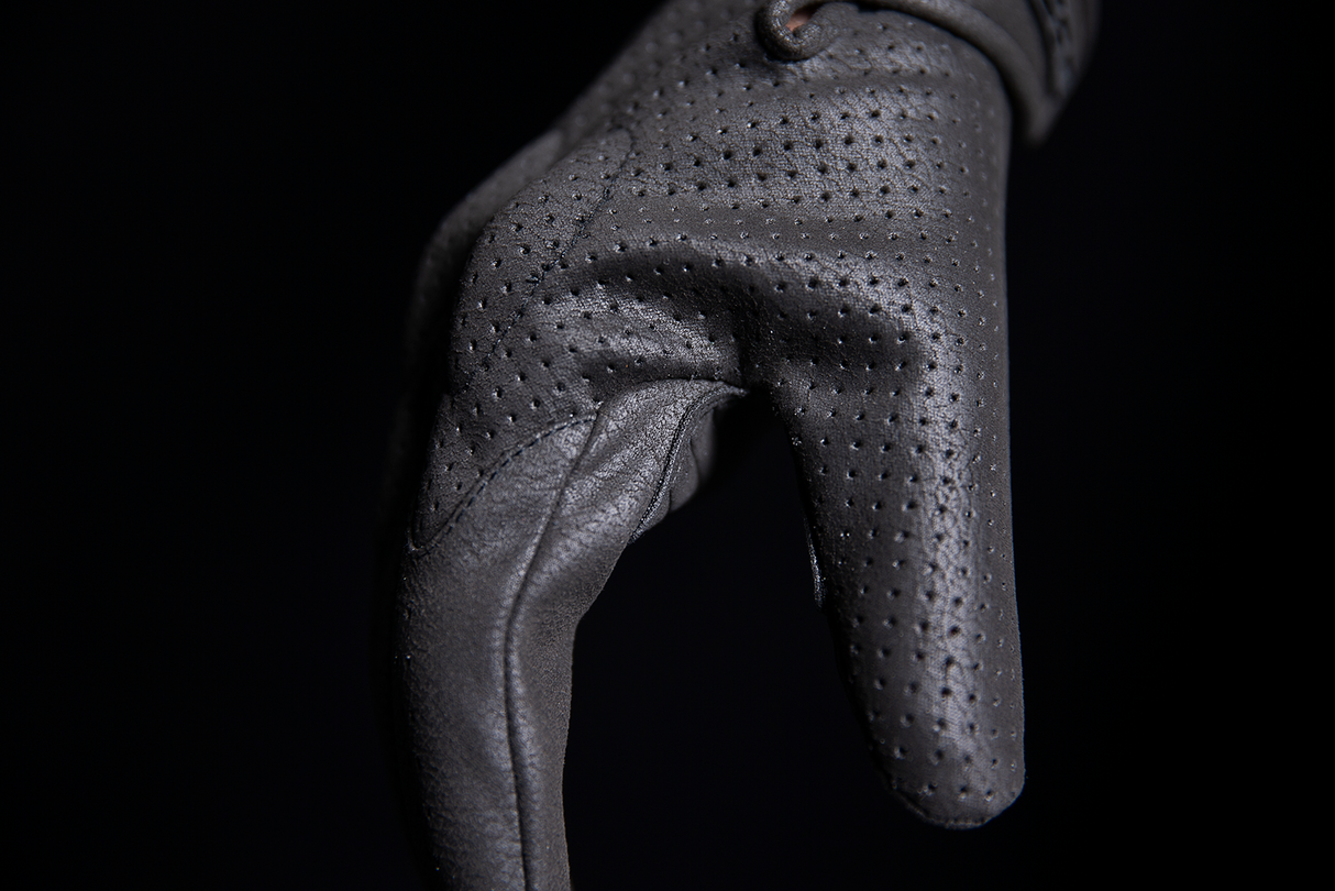 ICON Airform* Gloves - Black - Small 3301-4135
