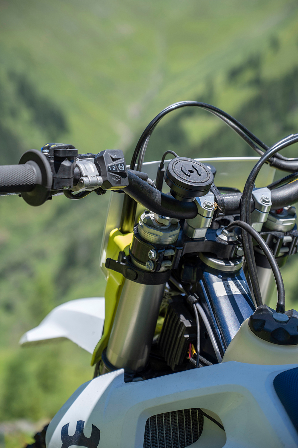SP CONNECT SPC+ Anti-Vibration Module - Chrome 52830 - Cycle City Outdoors