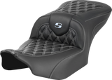 SADDLEMEN RoadSofa* Seat - without Backrest - Carbon Fiber - Lattice Stitch - Silver Stitch - FL/FX '23-'24 823-07-20605