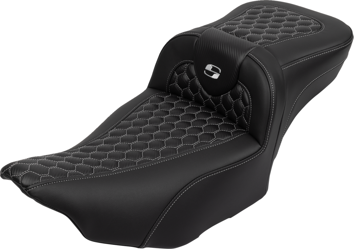 SADDLEMEN Roadsofa* Extended Reach Seat - with Backrest - Honeycomb - Silver Stitch - FLTR/FLHX '23-'24 823-07-190B5