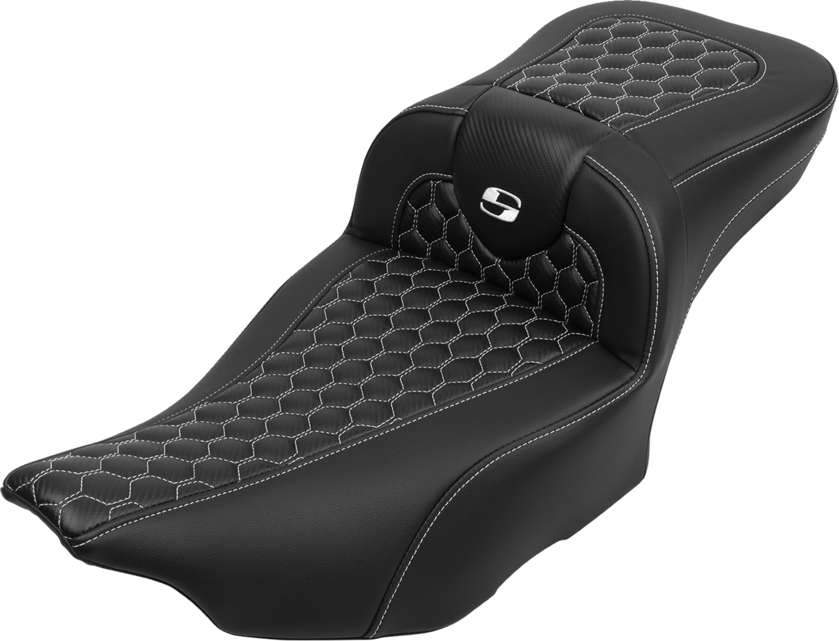 SADDLEMEN Roadsofa* Extended Reach Seat - with Backrest - Honeycomb - White Stitch - FLTR/FLHX '23-'24 823-07-190B6