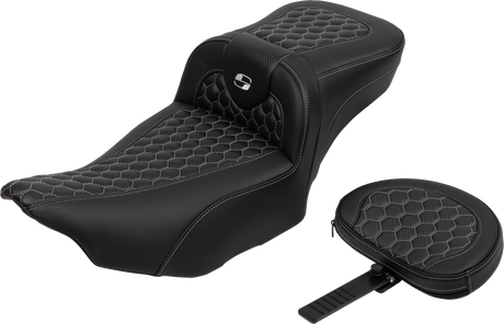 SADDLEMEN Roadsofa* Extended Reach Seat - with Backrest - Honeycomb - Silver Stitch - FLTR/FLHX '23-'24 823-07-190B5