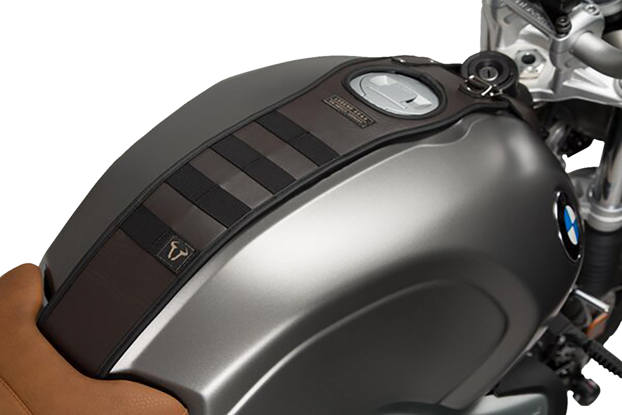 SW-MOTECH Legend Gear Tank Strap System - with LA2 Accessory Bag - BMW '14-'23 BC.TRS.07.512.50200
