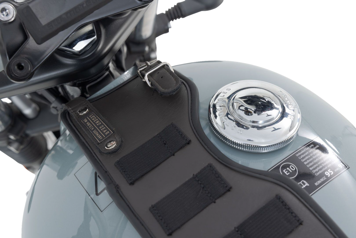 SW-MOTECH Legend Gear Tank Strap System - with LA3 Smartphone Bag - Triumph BC.TRS.11.667.50000
