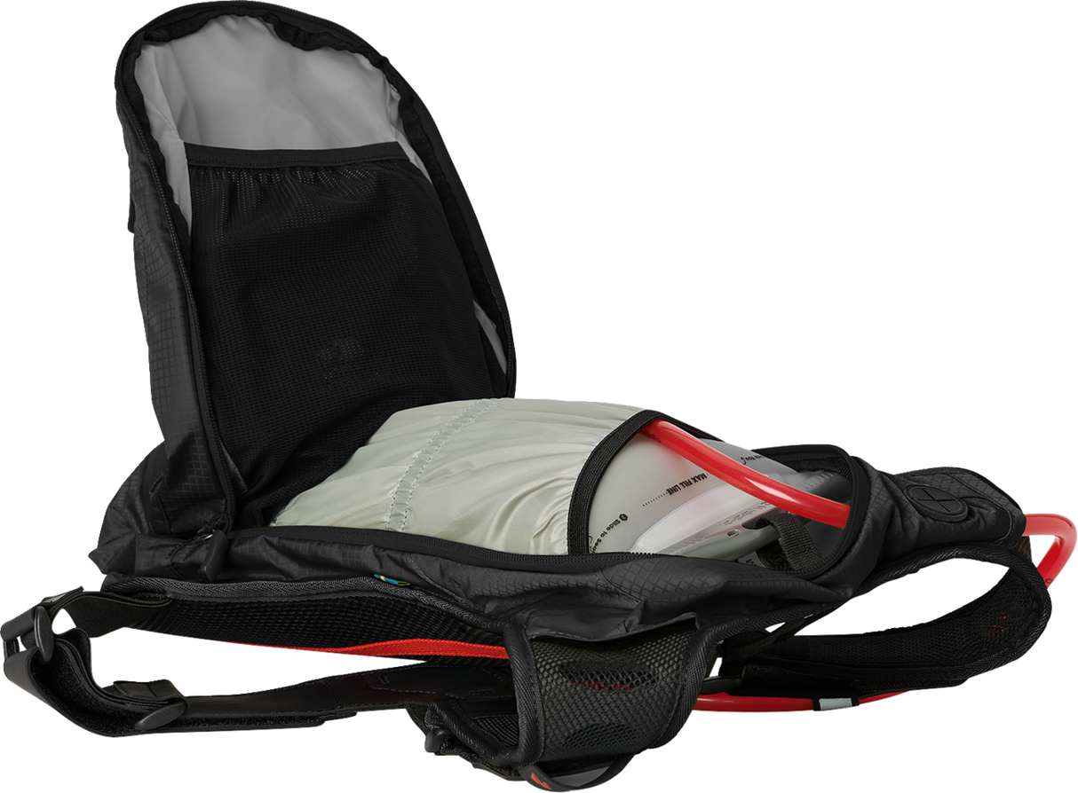 USWE Outlander Hydration Pack - 9L - Black 209077001