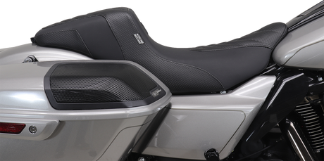 MUSTANG Signature Series Squareback™ Seat - Gripper Vinyl - Chevron - Gunmetal Stitch - FLH/FLT '23-'25 76324GM