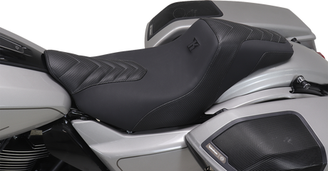 MUSTANG Signature Series Squareback™ Seat - Gripper Vinyl - Chevron - Gunmetal Stitch - FLH/FLT '23-'25 76324GM