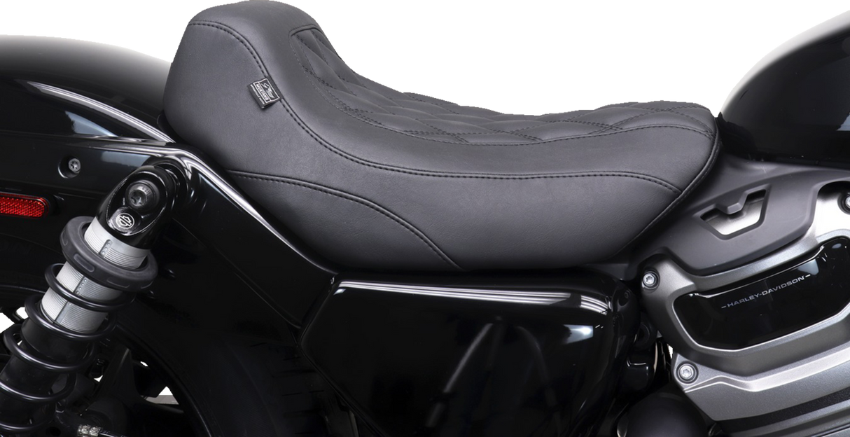 MUSTANG Tripper™ Solo Seat - Double Diamond - Nightster '22-'25 83100