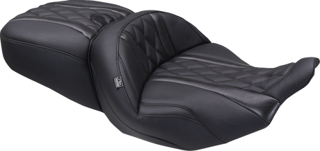 MUSTANG Deluxe One-Piece, 2-Up Seat - Diamond - Black Stitch - FLT/FLH '23-'25 89411