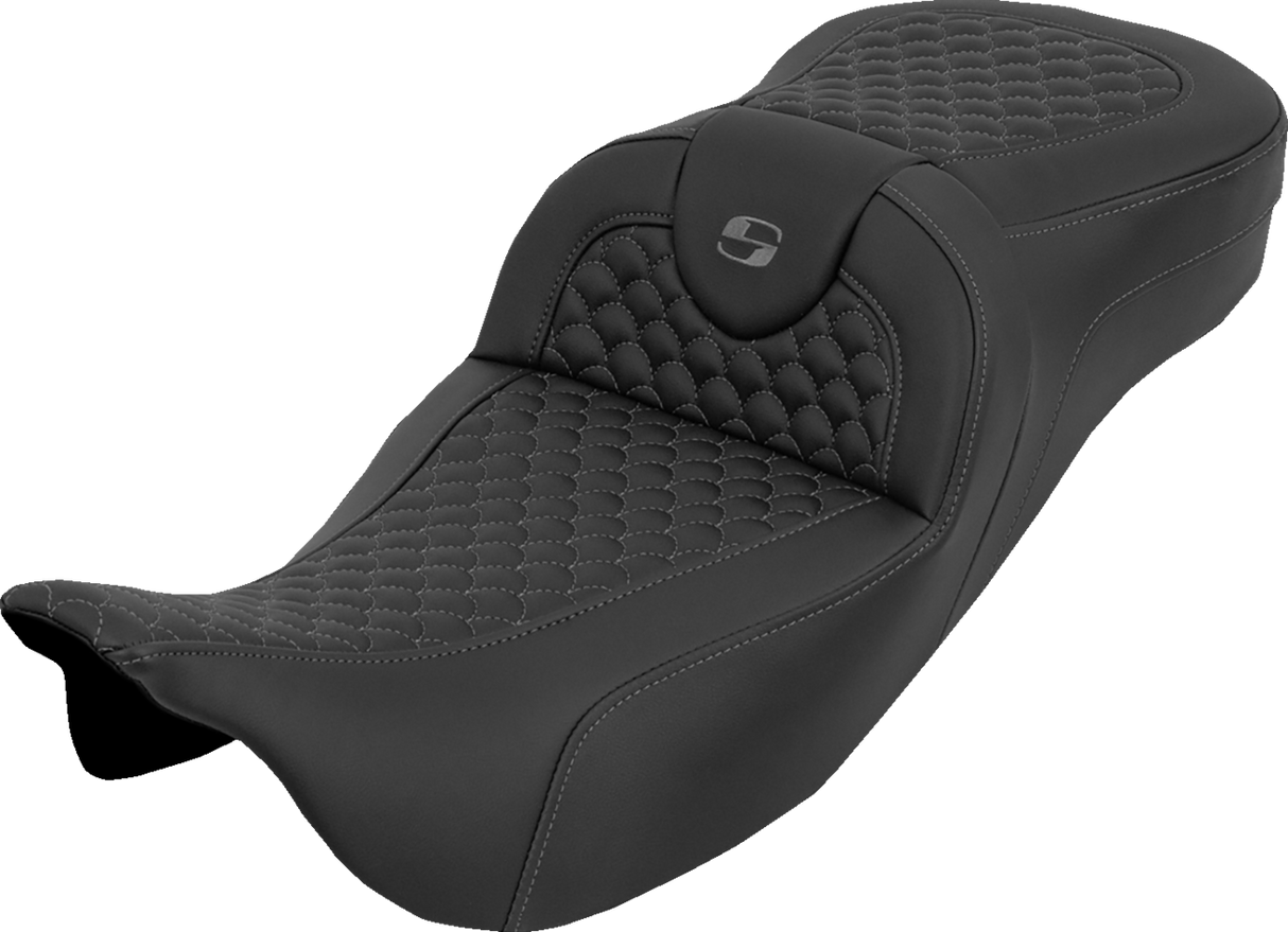 SADDLEMEN Extended Reach RoadSofa™ Seat - Dragon Scale - w/o Backrest - Gray Stitch - FLH/FLT '08-'25 808-07B-20902