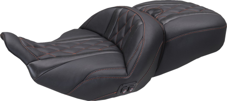 MUSTANG Heated Super Touring One Piece 2-Up Seat - Deluxe Diamond - American Beauty Stitch - FLT/FLH '23-'25 89410AB