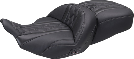 MUSTANG Heated Super Touring One Piece 2-Up Seat - Deluxe Diamond - Gun Metal Stitch - FLT/FLH '23-'25 89410GM