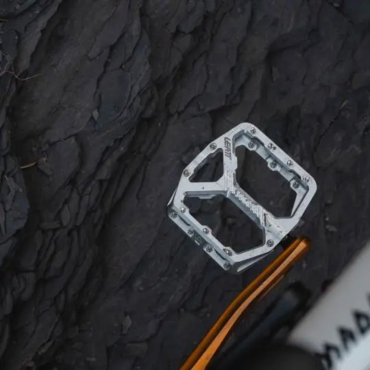 Leatt Pedals AllMtn 6.0 Flat Wide 114x107mm Silver