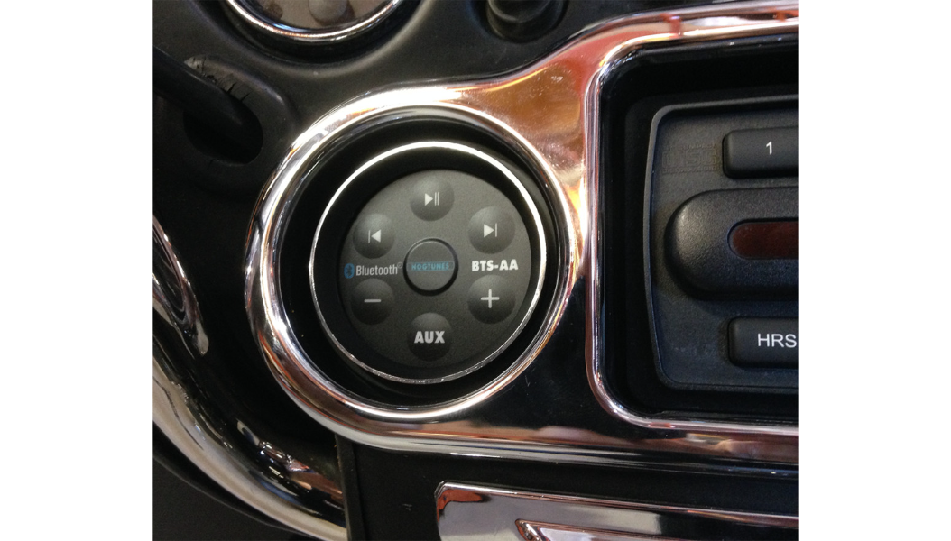 Hogtunes BTS-AA Bluetooth & AUX Controller | 1996–2013 Harley-Davidson Touring