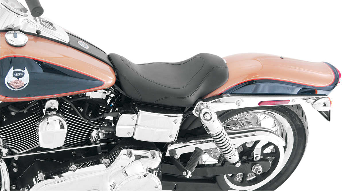 MUSTANG Tripper* Solo Seat - Tuck and Roll - Dyna 76580