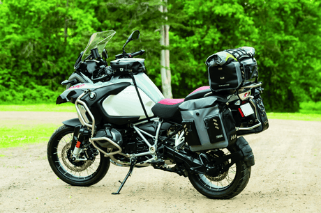 Kuryakyn Torke 7L Dry Tank Bag - Cycle City Outdoors