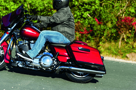 Kuryakyn Tri-Line Saddlebag Hinge Covers Gloss Black - Cycle City Outdoors