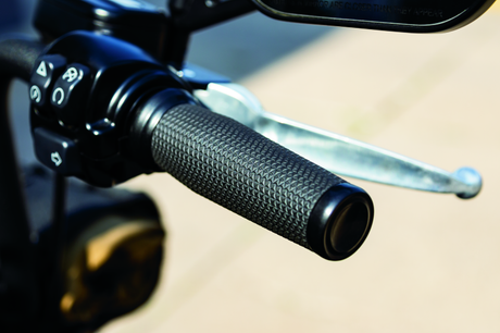 Kuryakyn Thresher Grips Throttle-By-Wire Black - Cycle City Outdoors